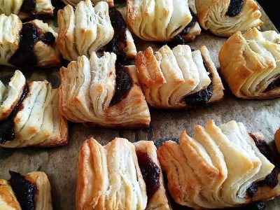 Carticele cu osanza haiose cu gem de prune – simonacallas Carticele cu osanza haiose cu gem de prune - simonacallas